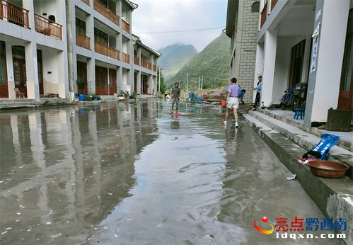 义龙新区 郑屯镇岩峰村安置区道路硬化工程稳步推进